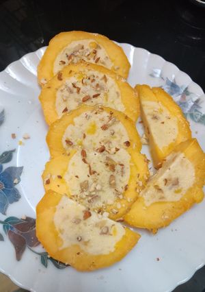 A picture of Stuffed mango kulfi.