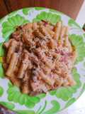 Pasta Alfredo-No convencional con tocineta y champiñones