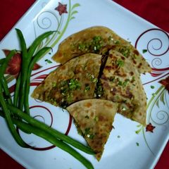 A picture of French beans paratha.