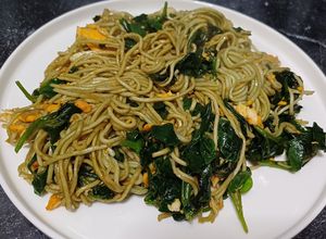 Foto resep Mie Tumis Bayam Brazil