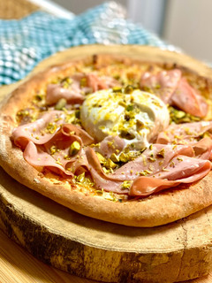 Una foto de Pizza casera con prefermento