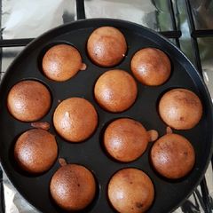 A picture of Rava balls.
