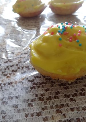A picture of Lemon Syrupy Muffins.