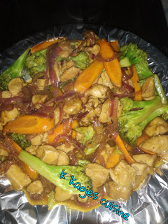 A picture of Honey garlic chicken stir fry:.