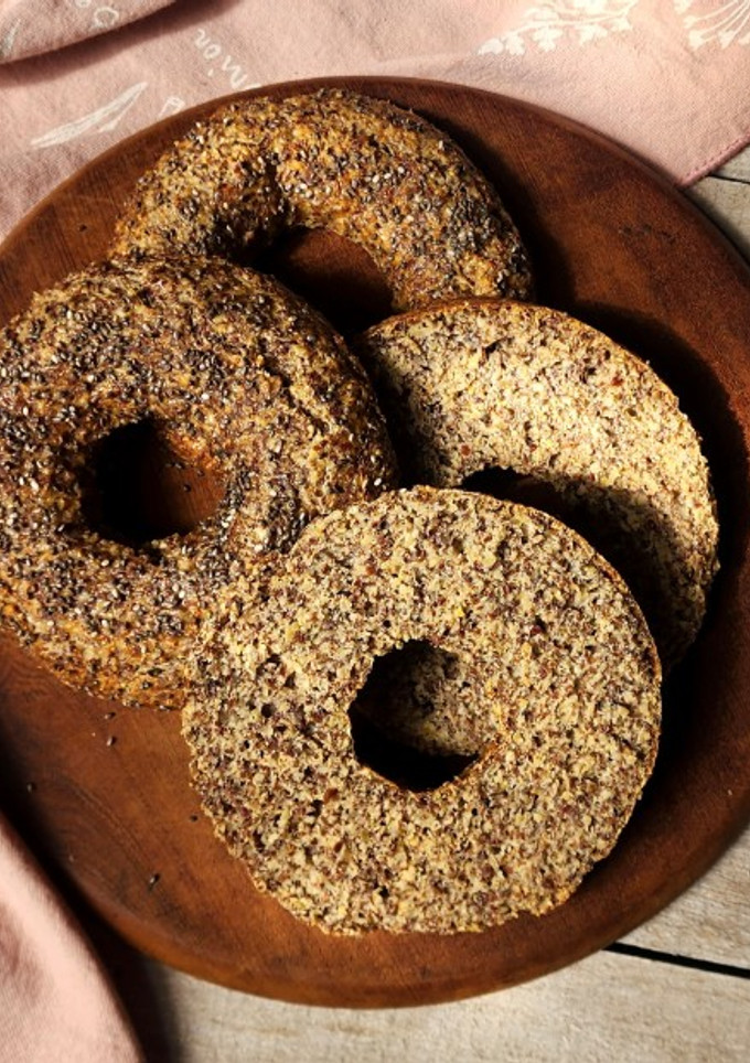 Una foto de 🥯Bagels de lino, avena y yogur 🥯 sin levadura, sin amasado 🥯 Pocos ingredientes