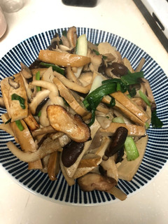 炒素雞雙菇 的食譜成品照片