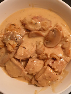 A picture of Chicken Chunks in Creamy Mushroom Sauce.