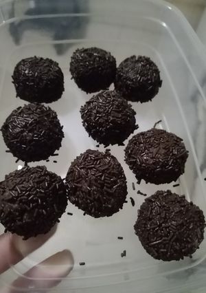 Una foto de Trufas fáciles de chocolate puro Valor