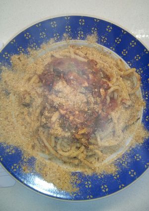 Foto di Bucatini con anciove, finocchietto e una spolverata di mollica