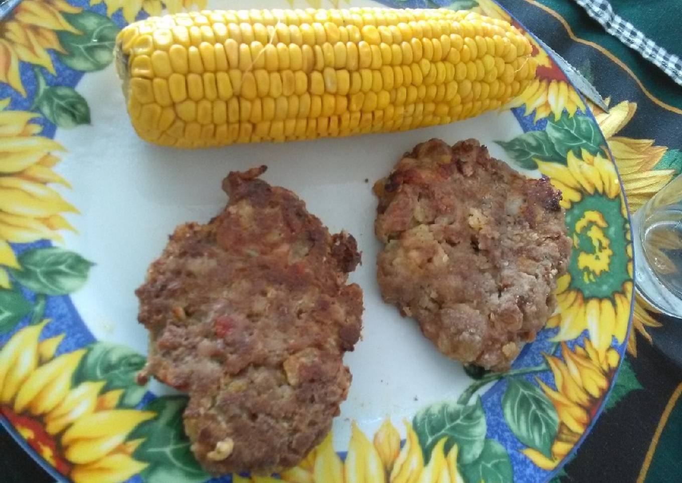 Hamburguesas de carne caseras con harina