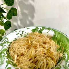A picture of Misoa Goreng Bawang.
