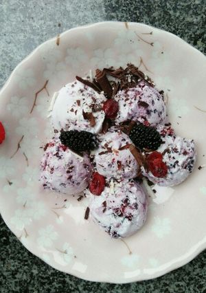 Hình của món Kem dâu tằm.