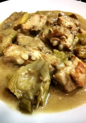 Una foto de Alcachofas con costillas de cerdo