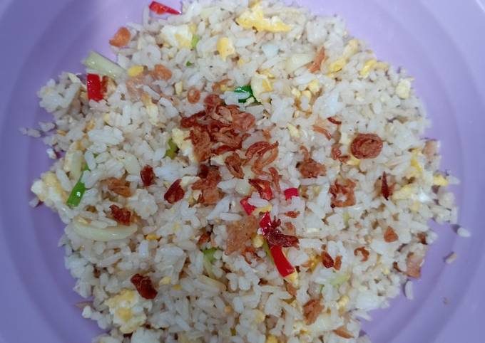 How to Make Appetizing Nasi goreng ikan asin