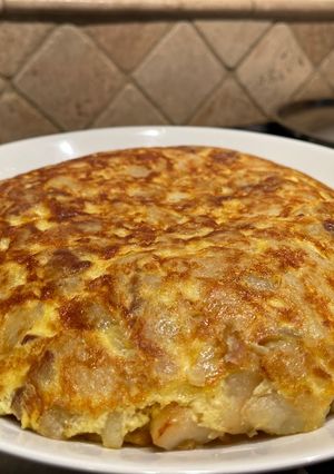 Una foto de 🥔 Tortilla de papa 🥰😋
