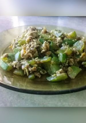 Una foto de REVUELTO DE ZAPALLITOS CON CLARAS 🍳