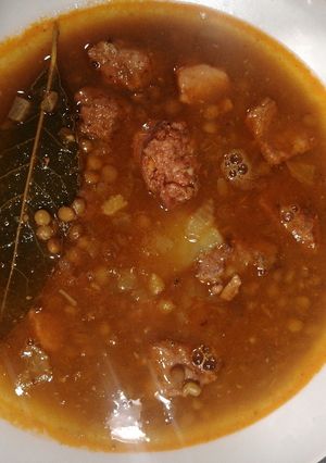 Una foto de Lentejas con magro y chorizo
