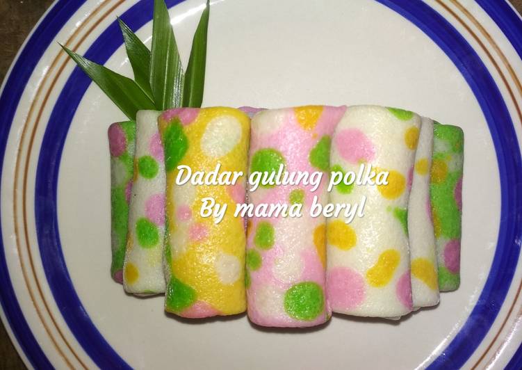 Dadar gulung polkadot