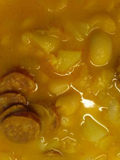 Una foto de Habichuelas con chorizo y verduras