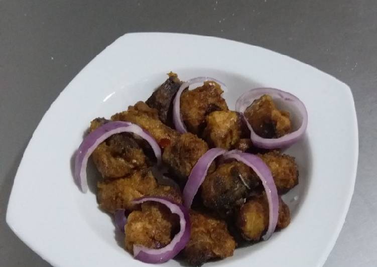 Step-by-Step Guide to Prepare Perfect Crunchy, Spicy Fish chunks Cooking Basics for Newbies