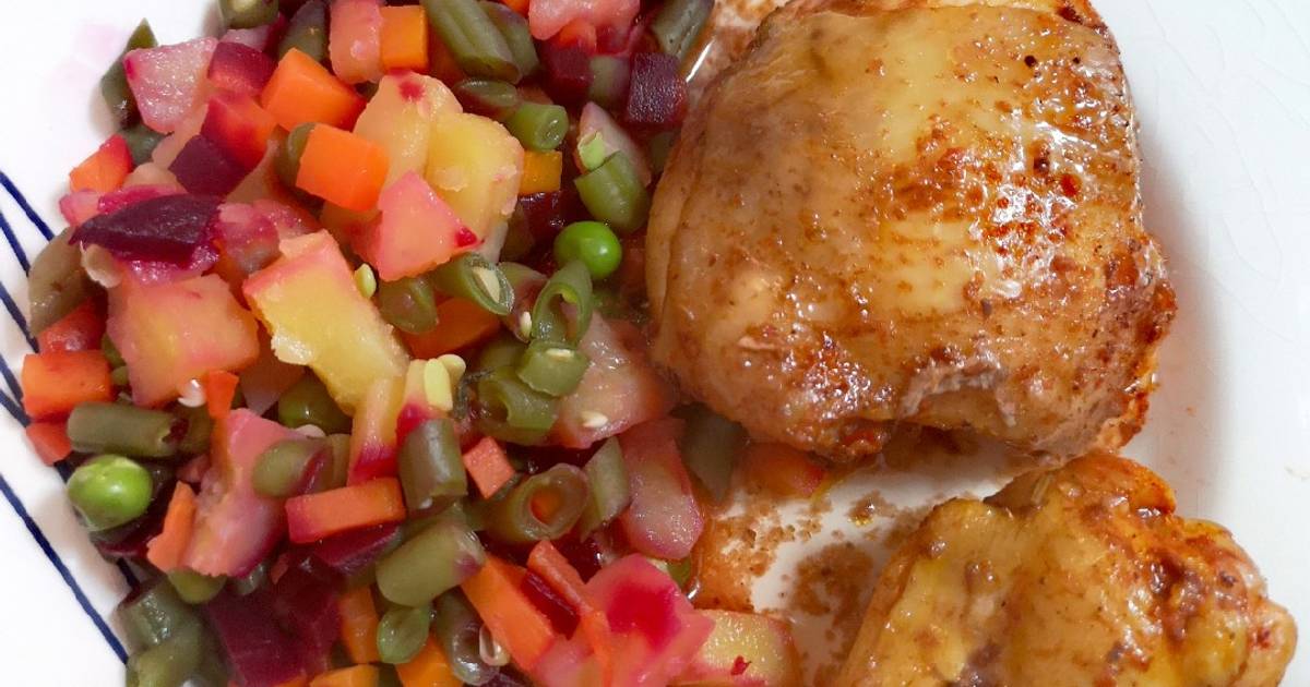 Pollo al horno con ensalada rusa Receta de Romy Repetto- Cookpad