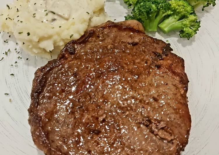 Langkah Mudah untuk Membuat Rib Eye Steak with Mashed Potato and Broccoli Anti Gagal