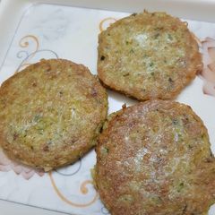 A picture of Leftover boiled rice cutlets.