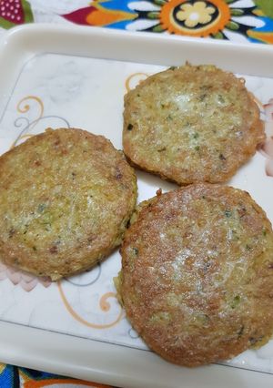 A picture of Leftover boiled rice cutlets.