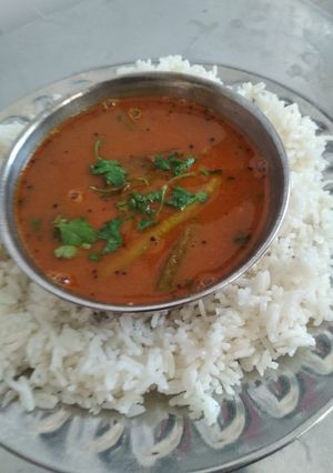 સિંધી કઢી(sindhi kadhi recipe in Gujarati) રેસીપી મુખ્ય ફોટો
