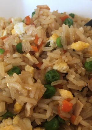 Una foto de Arroz chino frito 3 delicias