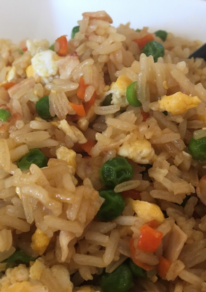 Una foto de Arroz chino frito 3 delicias