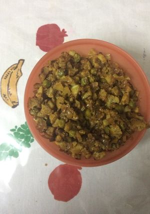 A picture of Gobhi matar(cauliflower and green peas) dry curry).