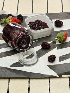 صورة لوصفة مربى التوت بالجلي