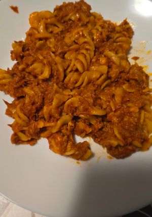 O poză a rețetei Paste fusili cu sos de roșii, cașcaval și ton.