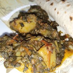 A picture of Alu palak.