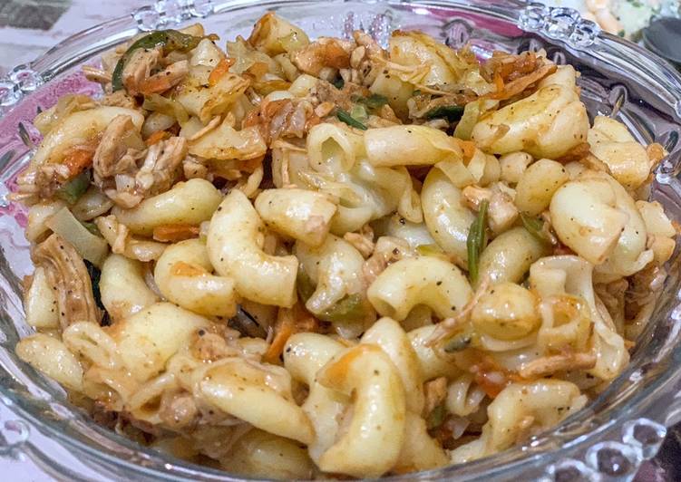 Step-by-Step Guide to Make Favorite Quick chicken and vegetables Macaroni