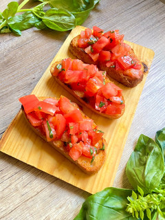 Una foto de Bruschetta al pomodoro