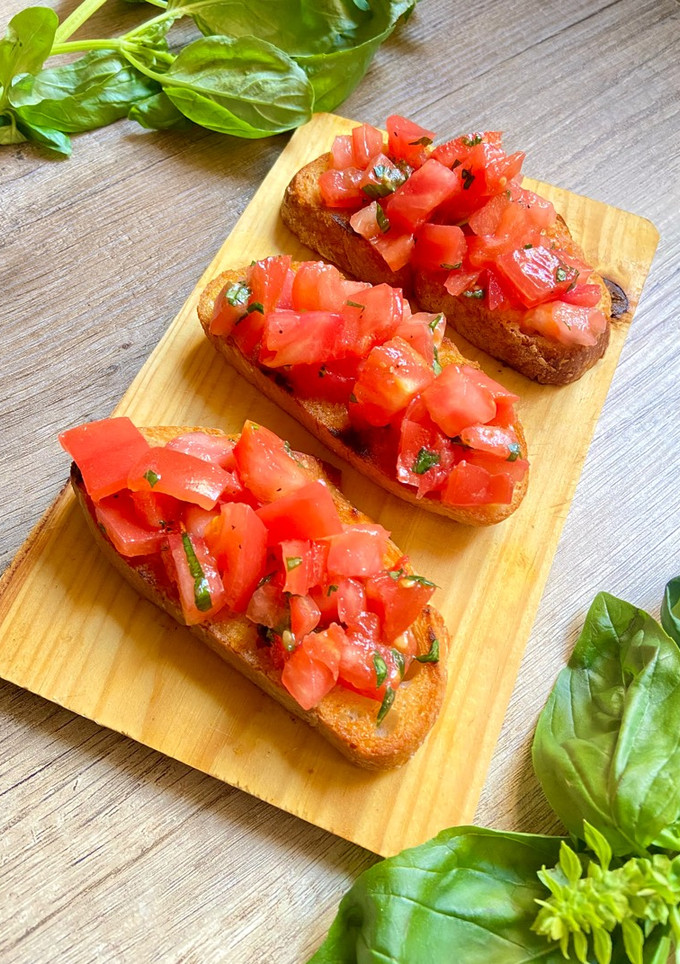 Una foto de Bruschetta al pomodoro
