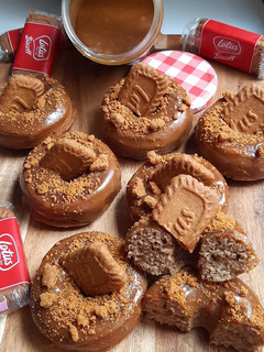 Una foto de Donuts de crema Lotus casera