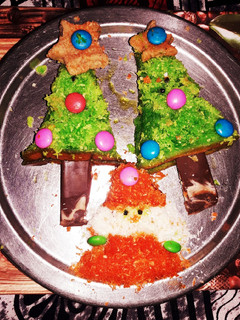 क्रिसमस ट्री ब्रेड चमचम (christmas tree bread cham cham recipe in Hindi) रेसिपी मुख्य फोटो