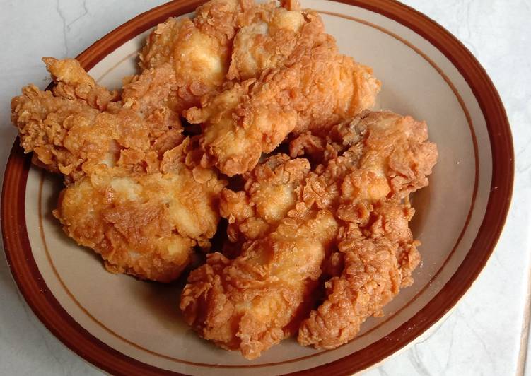 Langkah Mudah untuk Menyiapkan Ayam goreng kriuk ala KFC, Lezat Sekali