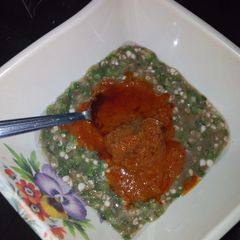 A picture of Okra and stew with meat.