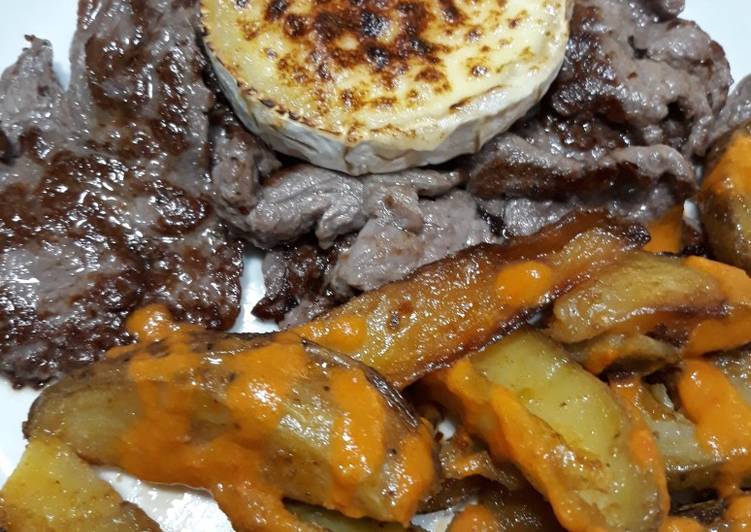 Presa Ibérica y patatas con mojo picón