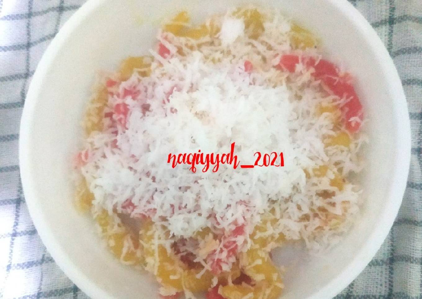 263. Kue cenil tepung ketan