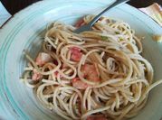 Una foto de spaghetti marinera