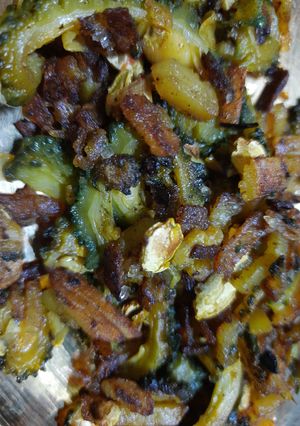 উচ্ছে আলু ভাজা(Uchche Aloo bhaja recipe in Bengali) রেসিপির প্রধান ছবি