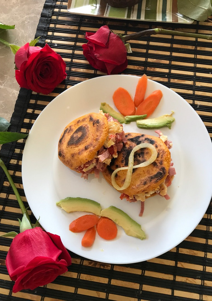 Una foto de Arepas rellenas
