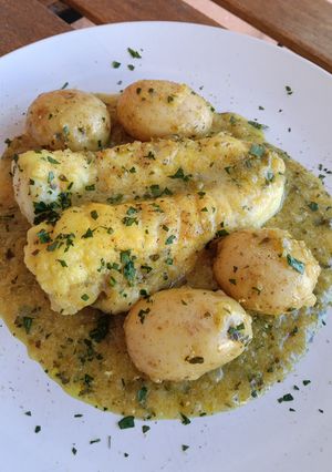 Una foto de Rape y patatas en salsa verde de cava