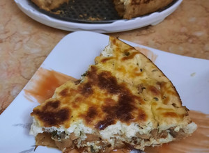 صورة لوصفة الكيش بحشوة الدجاج والفطر 🥧🍄