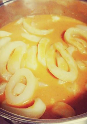 Una foto de Anillas de calamar en salsa rápida y fácil